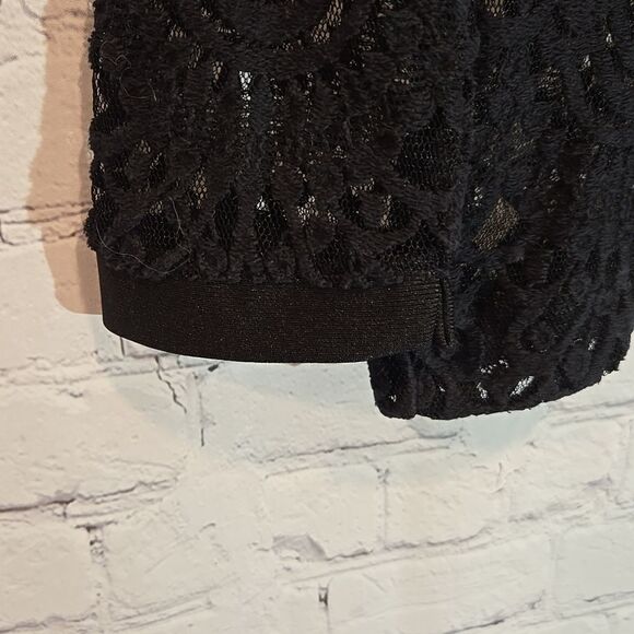 Banana Republic black lace top size S - Picture 4 of 9